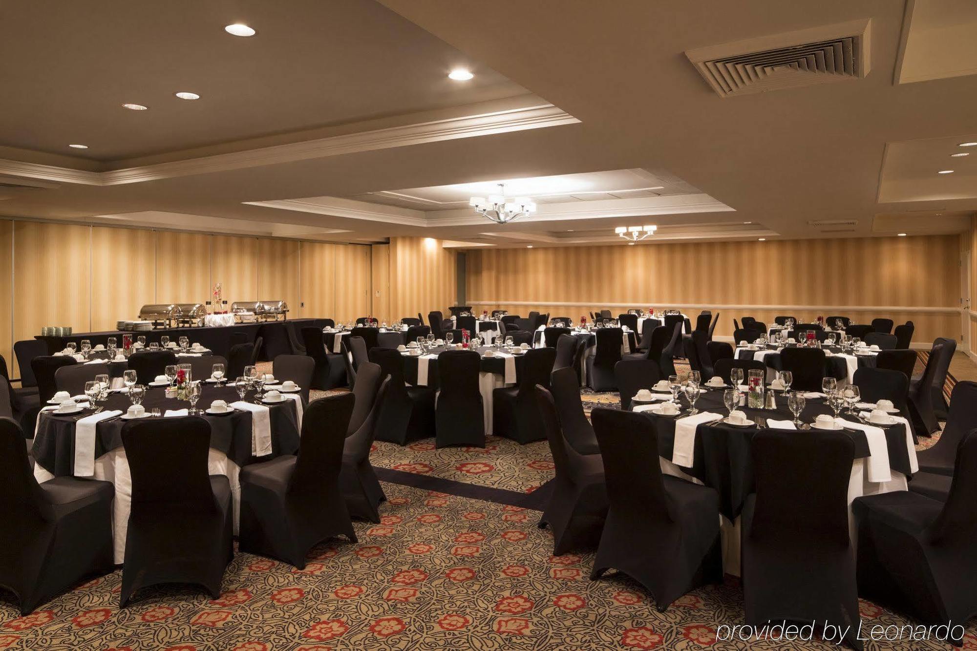 Doubletree By Hilton Hotel Raleigh - Brownstone - University Zewnętrze zdjęcie